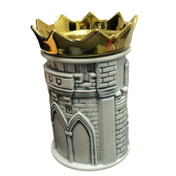 2022 Disney Parks Cinderella Castle Turret‎ Wax Candle Castle Garden Scent 10 Oz - Picture 2 of 10